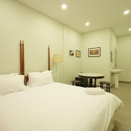 Hidden Dragon X Yaowarat Road Apartment Bangkok Bagian luar foto