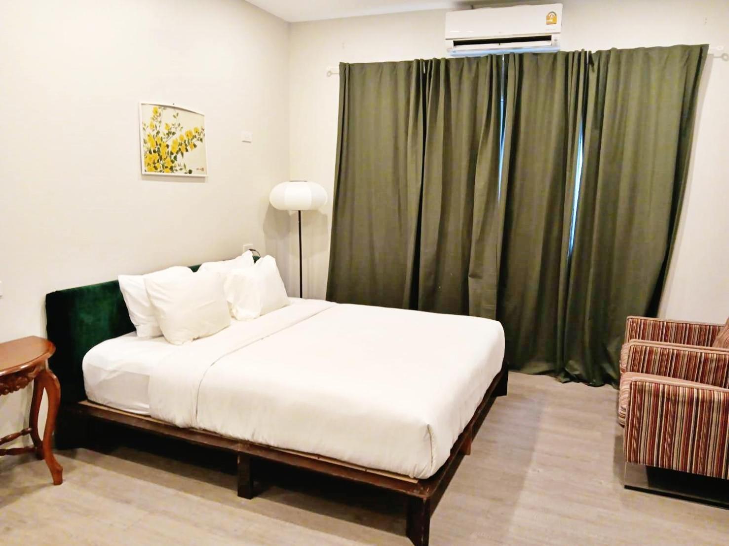 Hidden Dragon X Yaowarat Road Apartment Bangkok Bagian luar foto