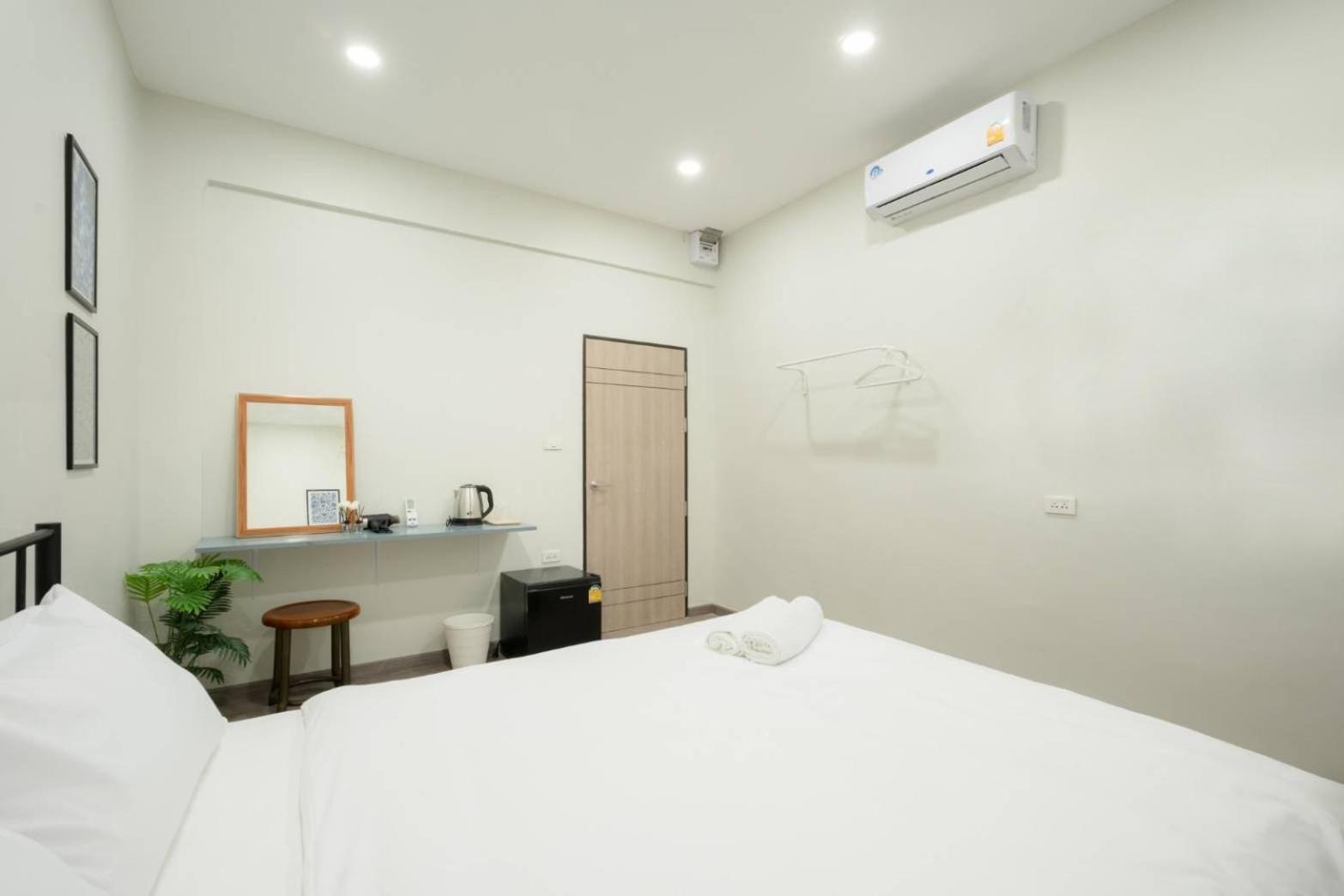 Hidden Dragon X Yaowarat Road Apartment Bangkok Bagian luar foto